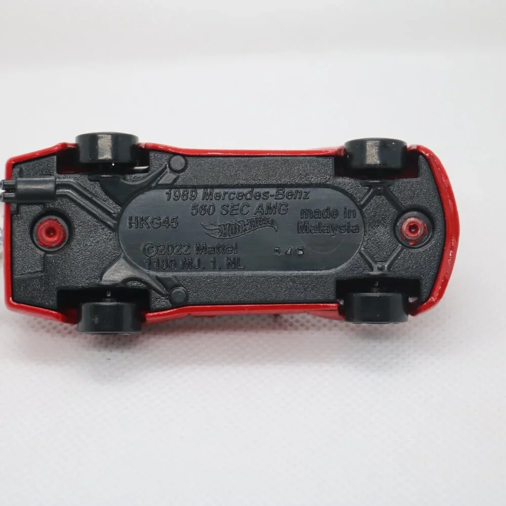 Hot Wheels '89 red Mercedes 560 SEC AMG custom keychain